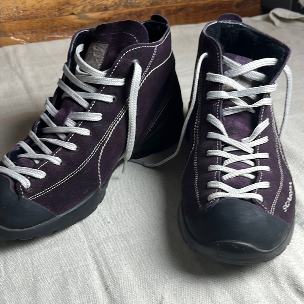Scarpa Dark Purple Suede Lace-Up Hiking Boots with Gray Laces